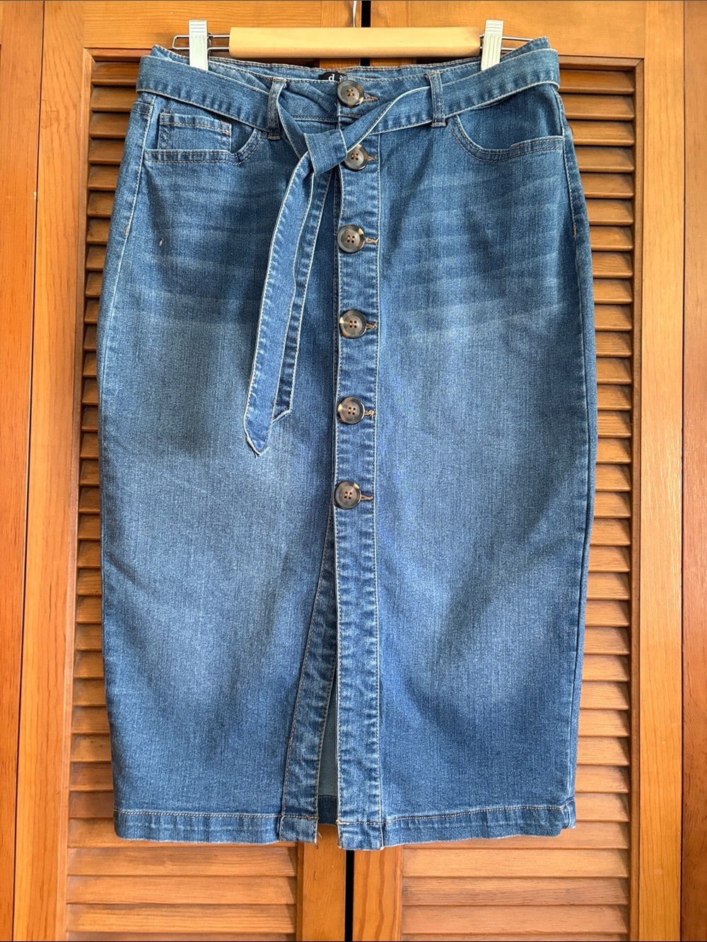 d. jeans Midwash Button-Front Denim Midi Skirt with Self-Tie